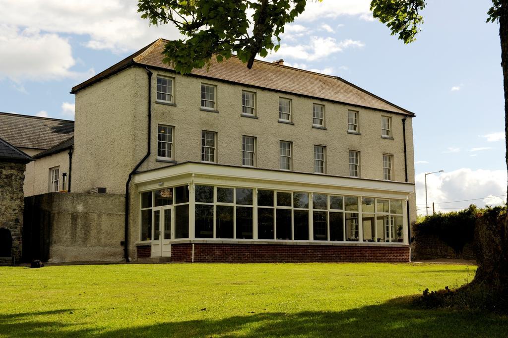 ホテル Ashbrook Arms Townhouse And Restaurant ダロウ エクステリア 写真