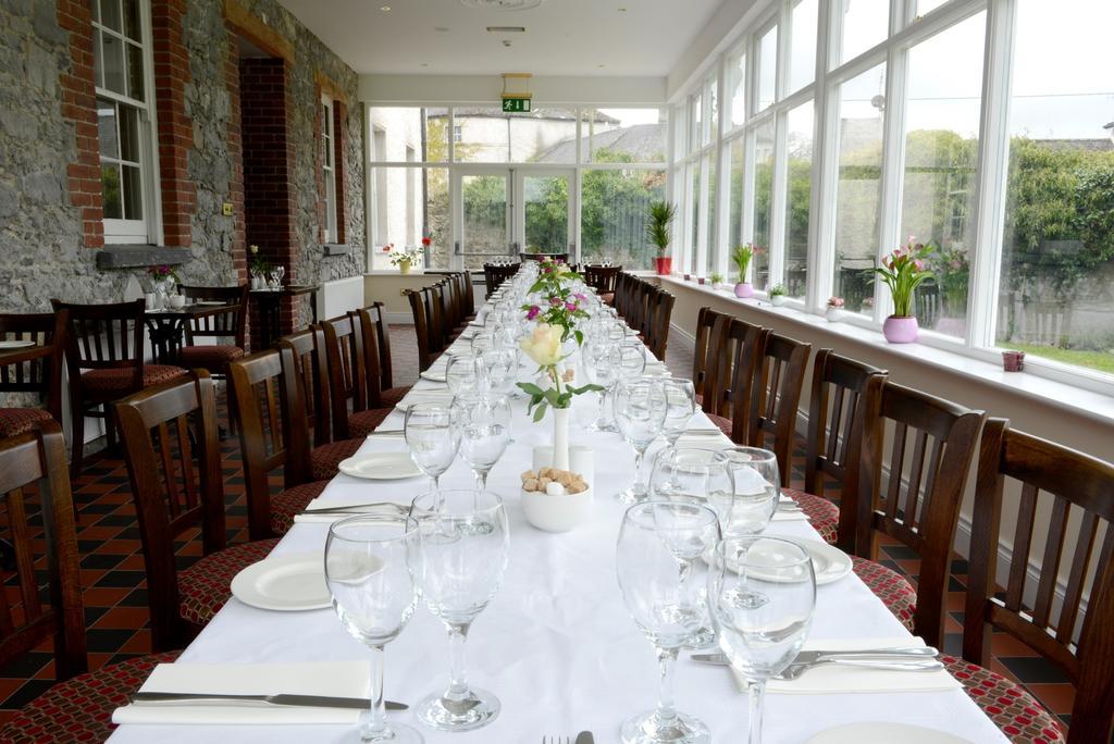 ホテル Ashbrook Arms Townhouse And Restaurant ダロウ エクステリア 写真
